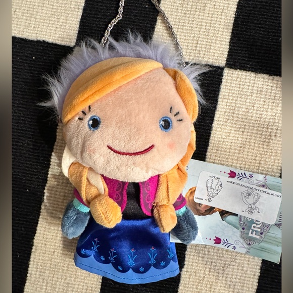 Rare Frozen plush wristlet purse - Anna. New with tags. - Picture 2 of 4